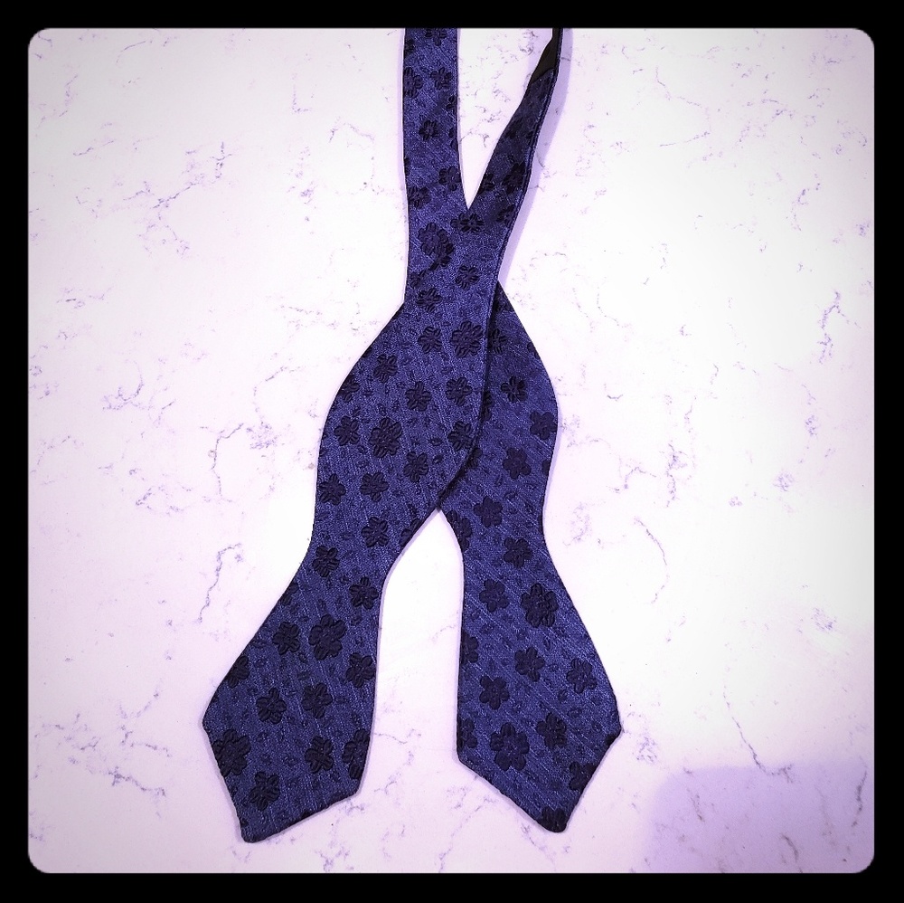 Blue floral bow tie
